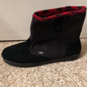 Vans Black and Red Flannel Boot 8.5